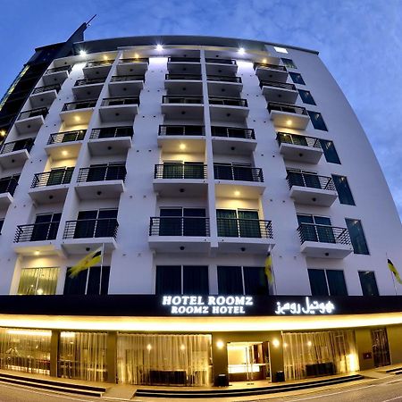Roomz Hotel Seria Esterno foto